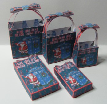 (image for) DR WHO CHRISTMAS BOXES & BAGS KIT